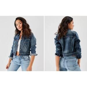 American Eagle distressed boyfriend Cotton denim jacket size M
